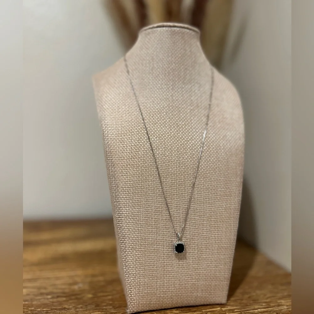 925 Sterling Silver Black Onyx Pendant Necklace